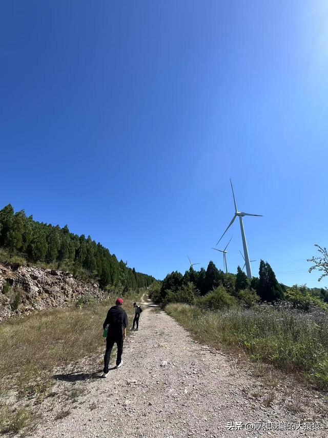 我，终于登上了岳阳山之巅！（博山登山记）