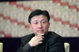 神锋于金永！出自鲁能足校，从小练中场，因长得太高改门将图片