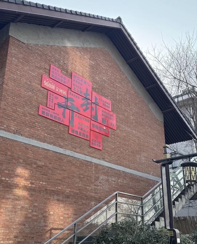 我是北京人，在河南开封逛了几天，憋了5点感受不吐不快。