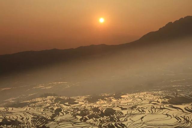 这个元旦，来元阳观赏梯田光影，参加百米长街宴吧