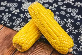 玉米或是血糖“克星”？医生忠告：要想血糖稳定，多吃这几种食物图片