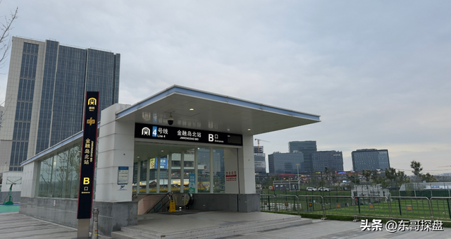 登岛徒步3小时，发现北龙湖金融岛商业大“变”！