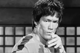 美国发现李小龙书法手稿，这字秀气精美，完全不像练武之人所写！图片