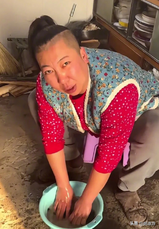 国务院出手！2位网红坑惨老百姓，捞金不择手段，各个不值得同情