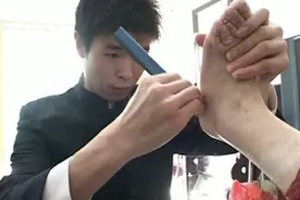 陕西穷小子，承包中国人的脚丫子还不够，又盯上了华尔街金融精英图片