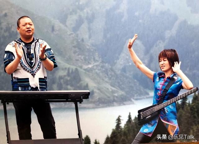 连上5次央视春晚，私下和恩师同居，却被骗流产，如今57岁仍单身