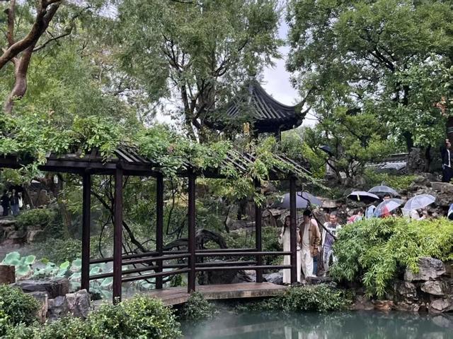 一线访谈丨这届年轻人，为何负债旅行？