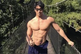 那个57岁超帅冻龄肌肉大叔，如今怎样了？？图片