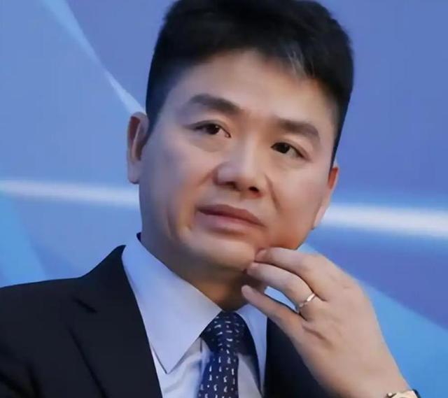 担心的事还是发生！刘强东发年货刚开始，老父亲就走上大衣哥老路