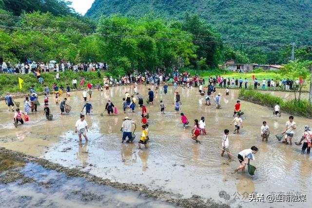 人人人人!连南这场狂欢盛宴嗨翻天🤩多图直击火爆现场丨跟着《瑶族舞曲》去旅行