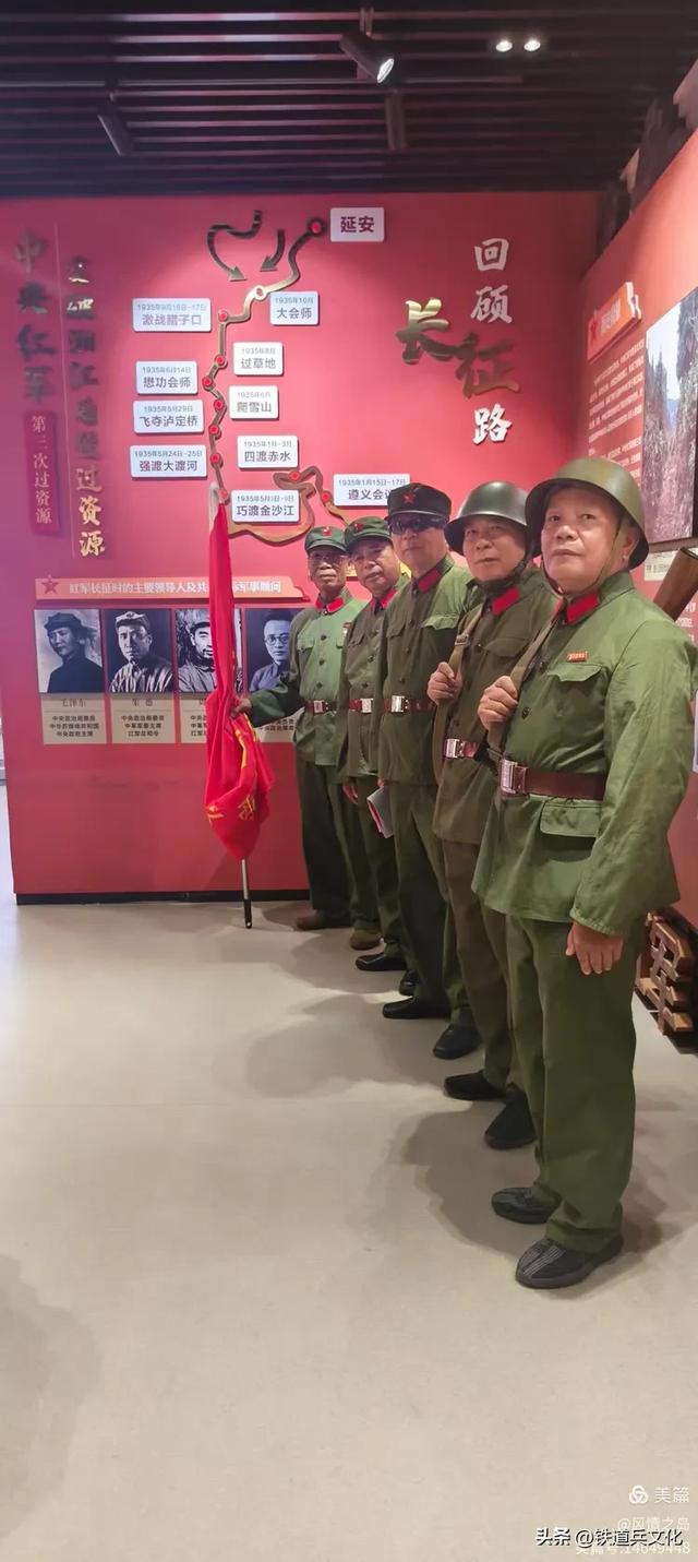 黄中广||丹霞奇峰擎天立 瑶乡赤壁映精魂