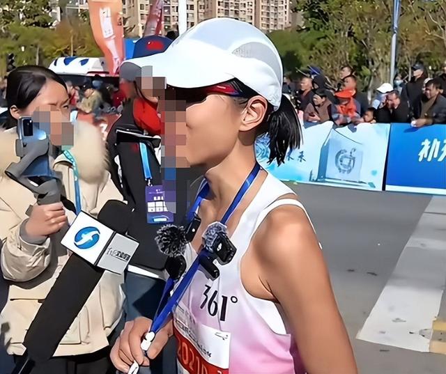 丈夫公开发声！官宣辞职才5天	，最快女护士竟走上了另一条上坡路