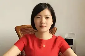 李佩霞人美声甜照曝光，曾被毛书记重视，甚至还代表全县上台讲话图片