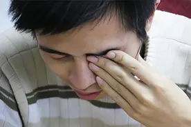 眼睛出现这两类情况，医生提醒：立刻马上就医！千万别忽视图片