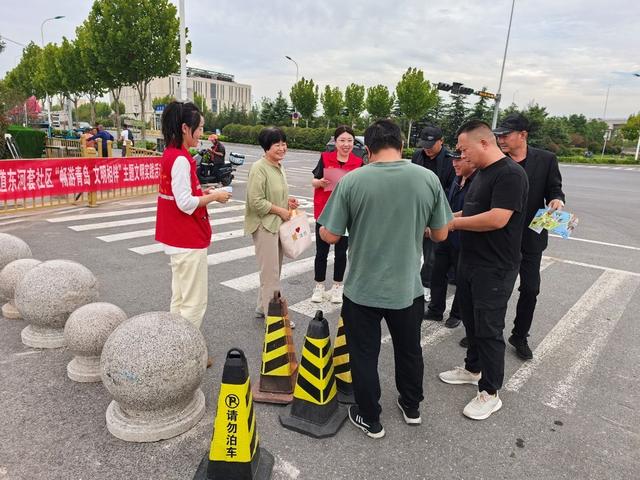 与文明同行 为山海添彩 明月·山海间不夜城国庆假期文明旅游氛围浓