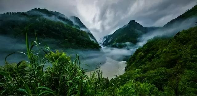 从冰封雪原到热带雨林：中国终极越野之路扎墨公路，你敢挑战吗？