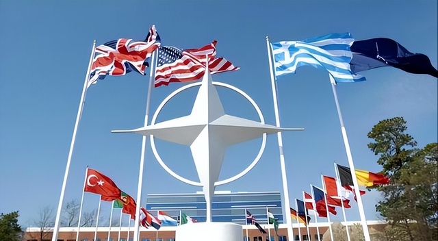 连退66群，美国不装了，掀桌子准备“单挑	”？想换个法子收割全球