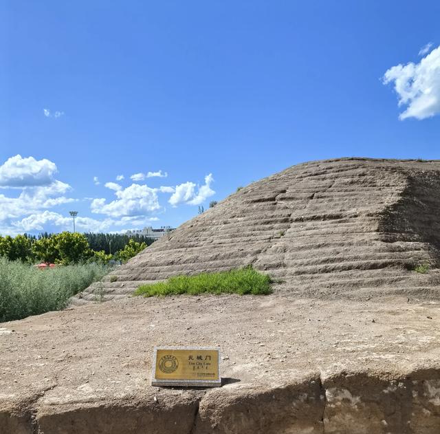 从辽阳到巴林左旗到宁城，既是一次地域旅行，也是一次历史回望