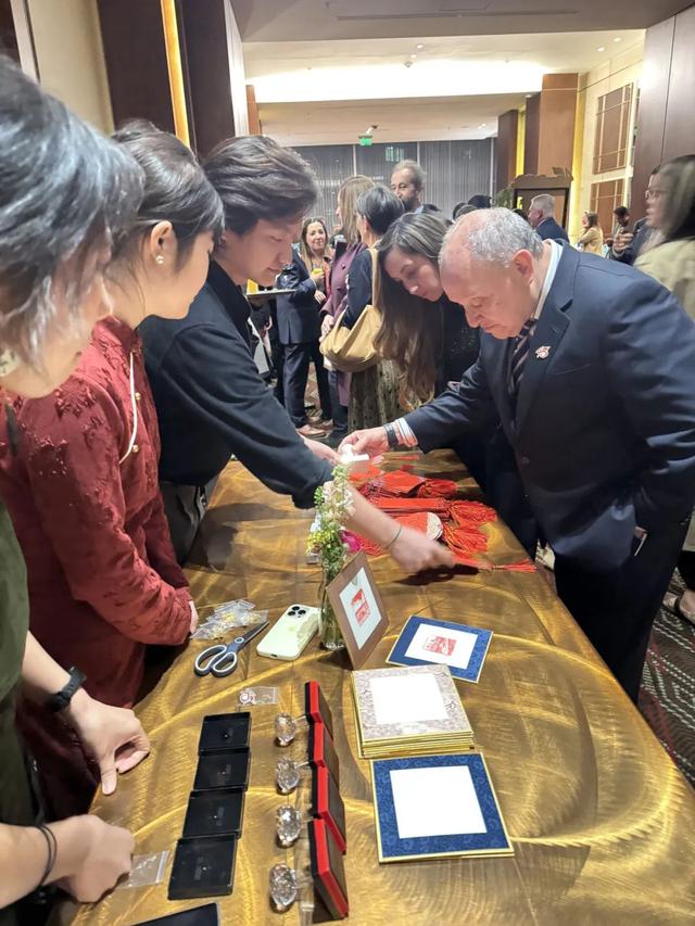 45件图形印篆刻作品亮相哥伦比亚，庆祝中哥建交45周年