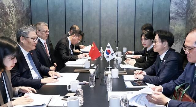 日本被踢出局？中韩当面对表，石破茂辛苦布局	，被高市毁于一旦