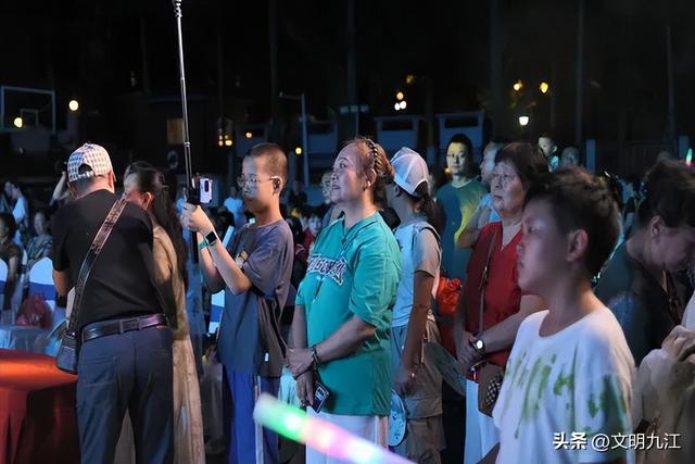 匡庐夏夜汇欢歌！牯岭这场“好村晚”与八方游客共奏文化交响曲！