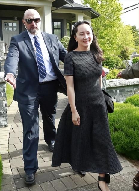 官媒发文	，53岁孟晚舟再破天花板，让任正非和整个商界刮目相看