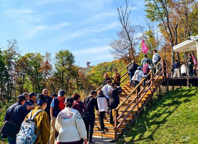 登吉林朱雀山，秋日美景尽收眼底！