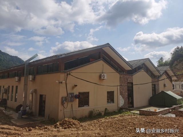 安徽岳西：“旧废屋”蝶变“新营地”