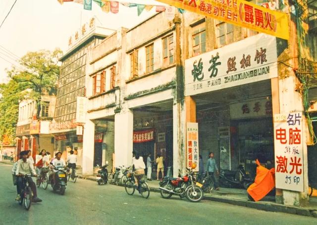 阳江历史文化街区探源⑤ | 雕花廊柱刻沧桑 骑楼诉说旧时光