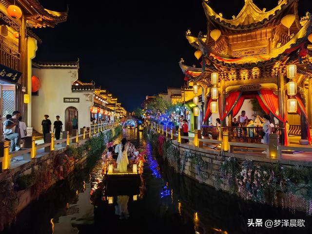 云梦：七夕祥云湾 光影织鹊桥