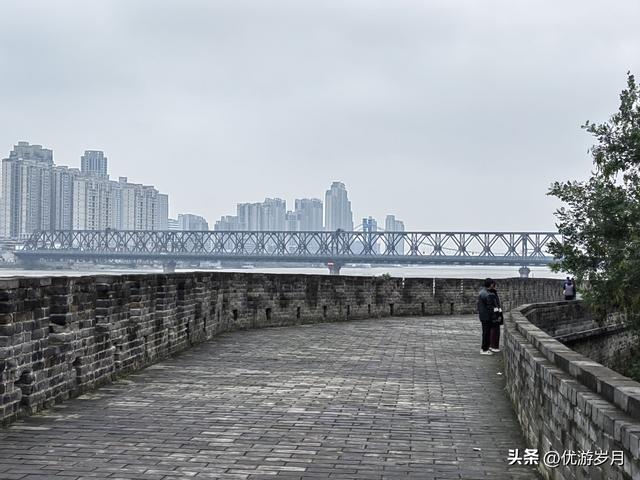 襄阳古城汉江风景很美
