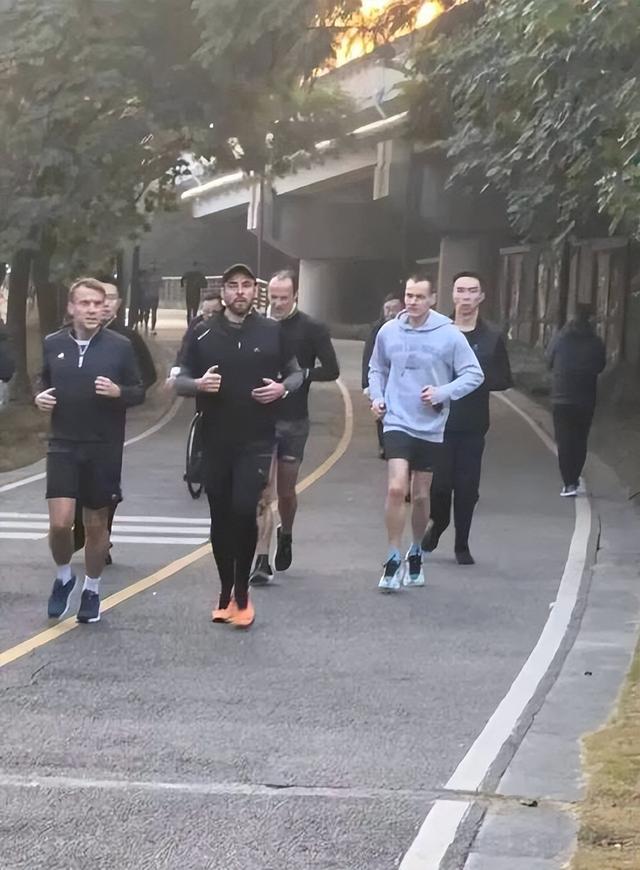 中法连发五道联合声明！马克龙一句共同选择，中法关系再上台阶？