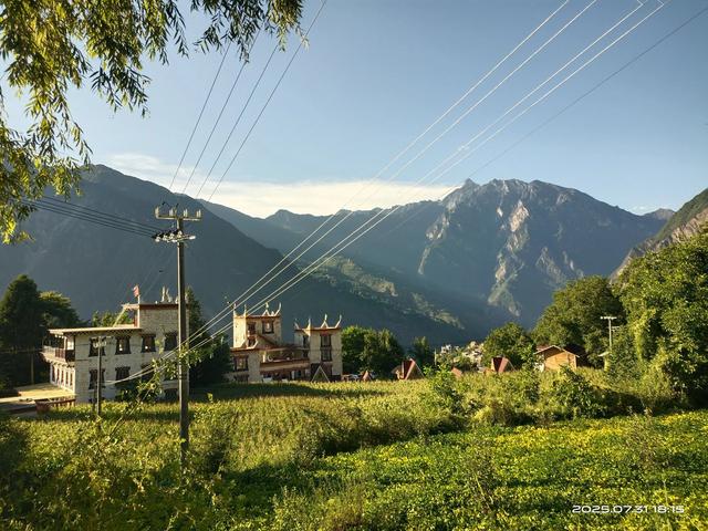 游四姑娘山，再到中路藏族