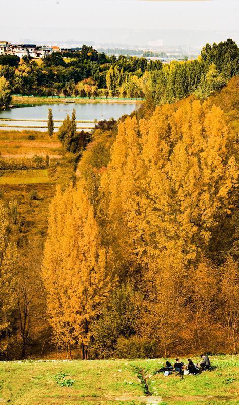 西安市长安区东沟水库秋日如画