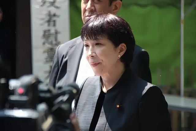 沉默72小时后，前首相批评高市涉台，日本释放挑衅信号	，中方回应