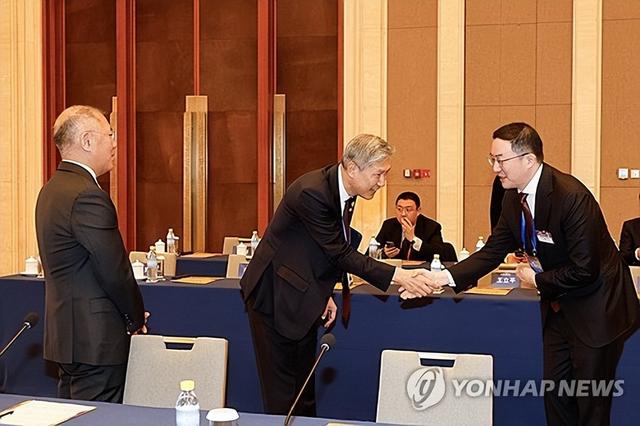 尹锡悦听到死刑，当场破防了！韩方向华通报一事	，李在明会救他吗