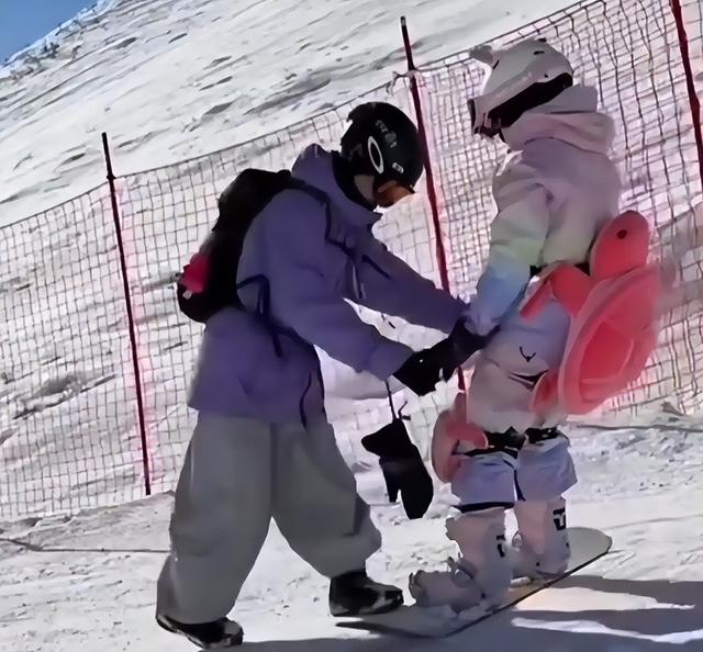 远离造神迷障！全红婵带伤去滑雪，没想到让人担心的事还是出现了