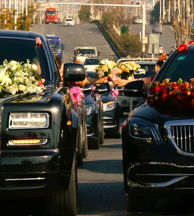 拦婚车索要50条香烟的3人，已社会性死亡，结局舒适，评论区炸锅