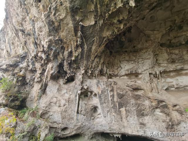 寻找一个最为艰难的躲匪洞，我难到达，土匪也难以到达