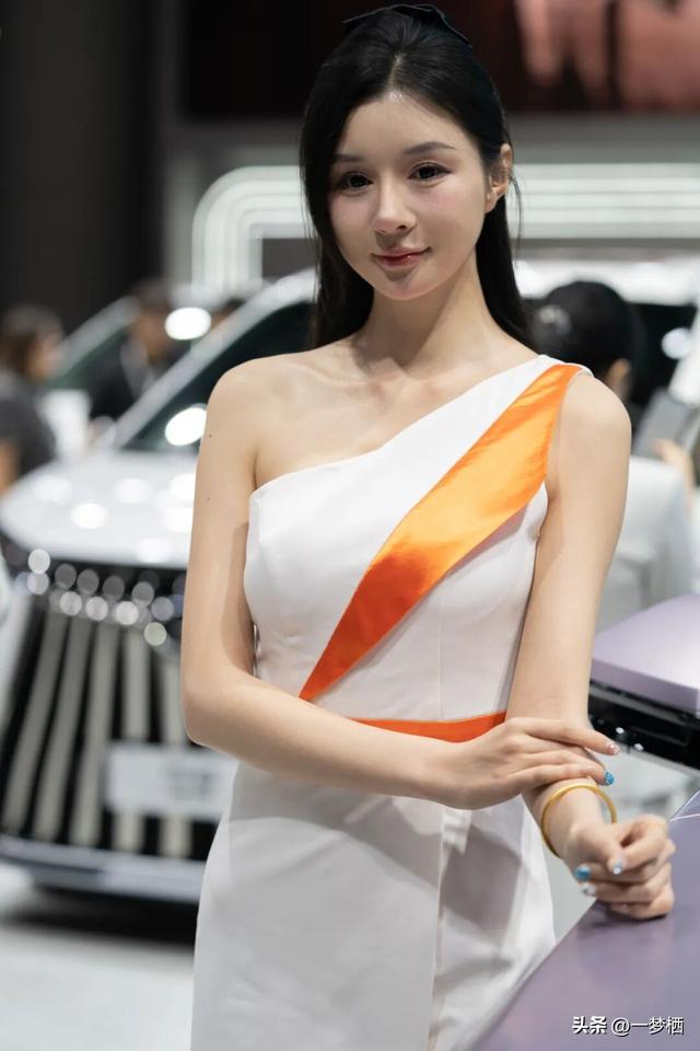 2025成都车展上的模特们