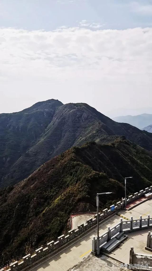 无需爬山，就能登顶“温州小布达拉宫”赏绝美日出和云海！