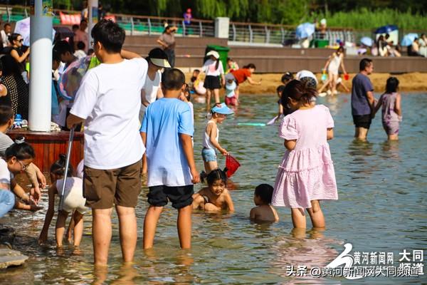 文瀛湖畔掀起夏日狂欢 市民游客共享亲水之乐