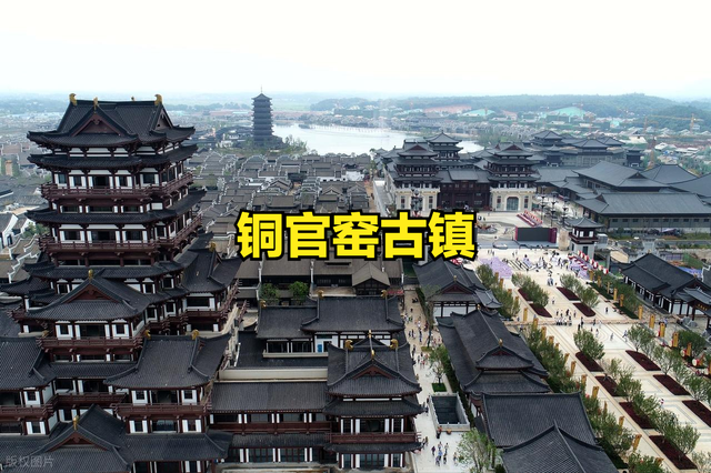 百亿“假古镇”沦为“空城”，谁在为这场资本狂欢买单？