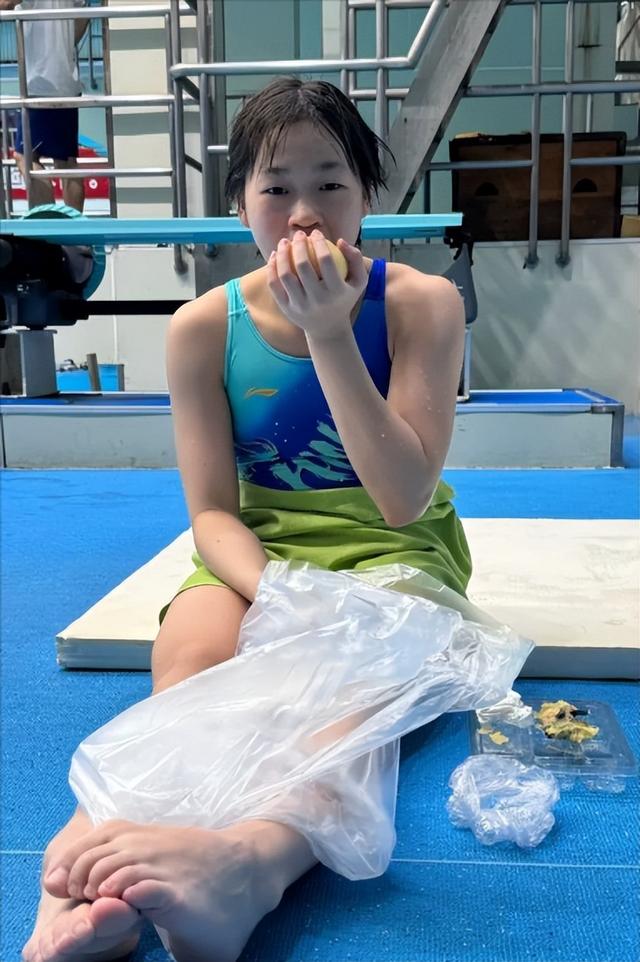 直到看到王伟莹“无奈透露”，才明白，原来婵宝魅力这么大