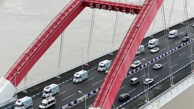 “来宜泸 耍一路”！宜宾、泸州来渝广发邀请函 “房车巡游快闪”燃动山城