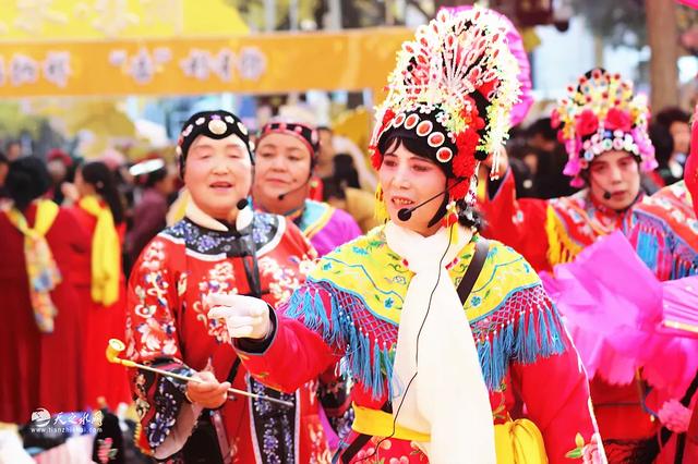 【图看黄金大道】金色长廊映秦州，天水“黄金大道”引客来！