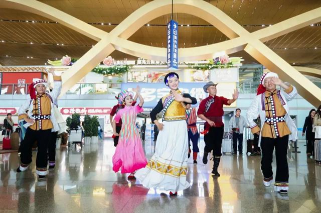 “怒江浪潮——文旅创意快闪”活动在昆明长水机场圆满落幕