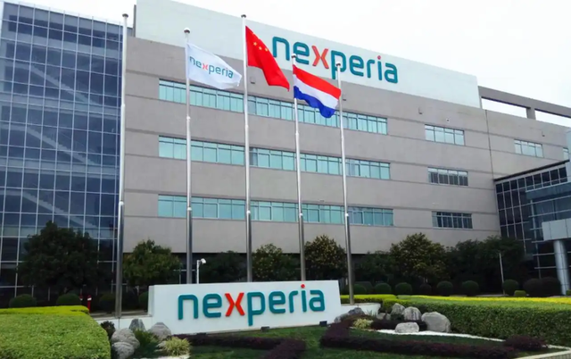 中美“稀土+芯片”新战场：美国想当裁判，中国直接换球场