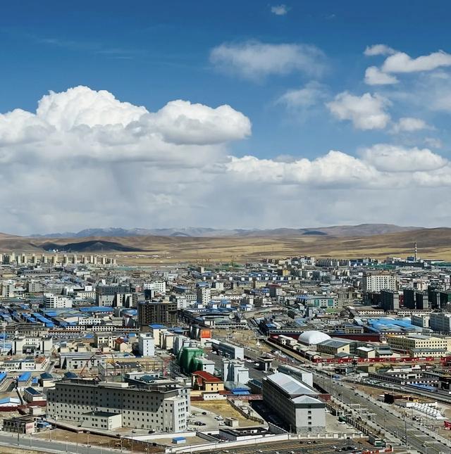 西藏6个地级市，那曲海拔高，林芝和昌都像南方，拉萨第一大城市