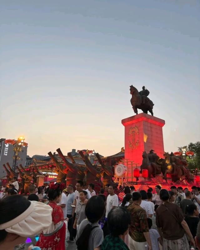 从西安大唐不夜城玩回来，跟大家说说真心话，和我想象的很不一样